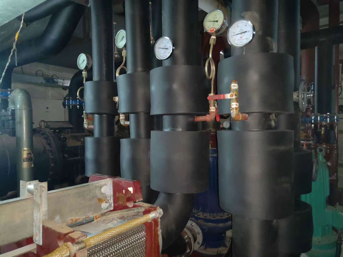空調機房冷凍水管保溫1